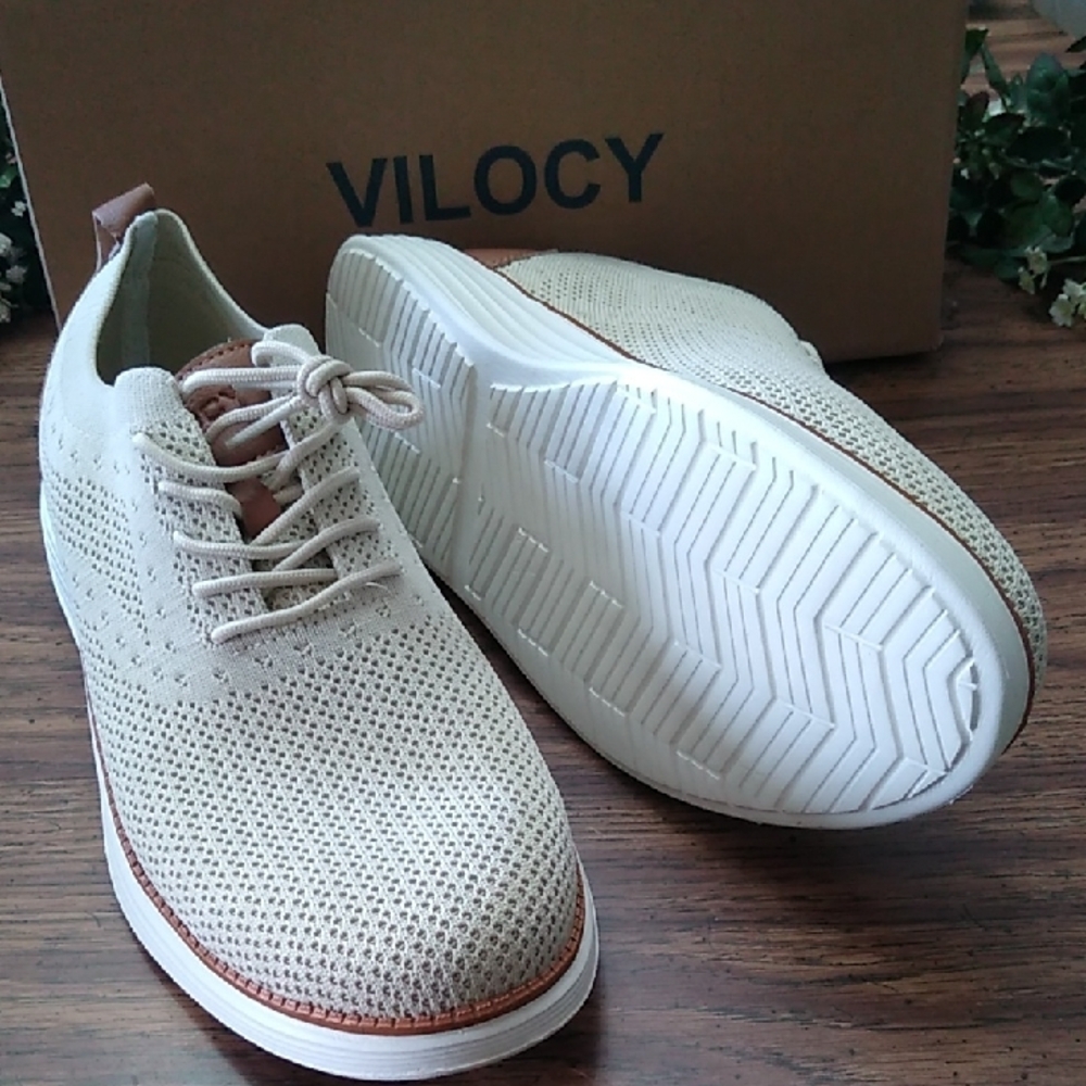 Unisex Knit Sneakers Available In Blue Or Cream Colors
